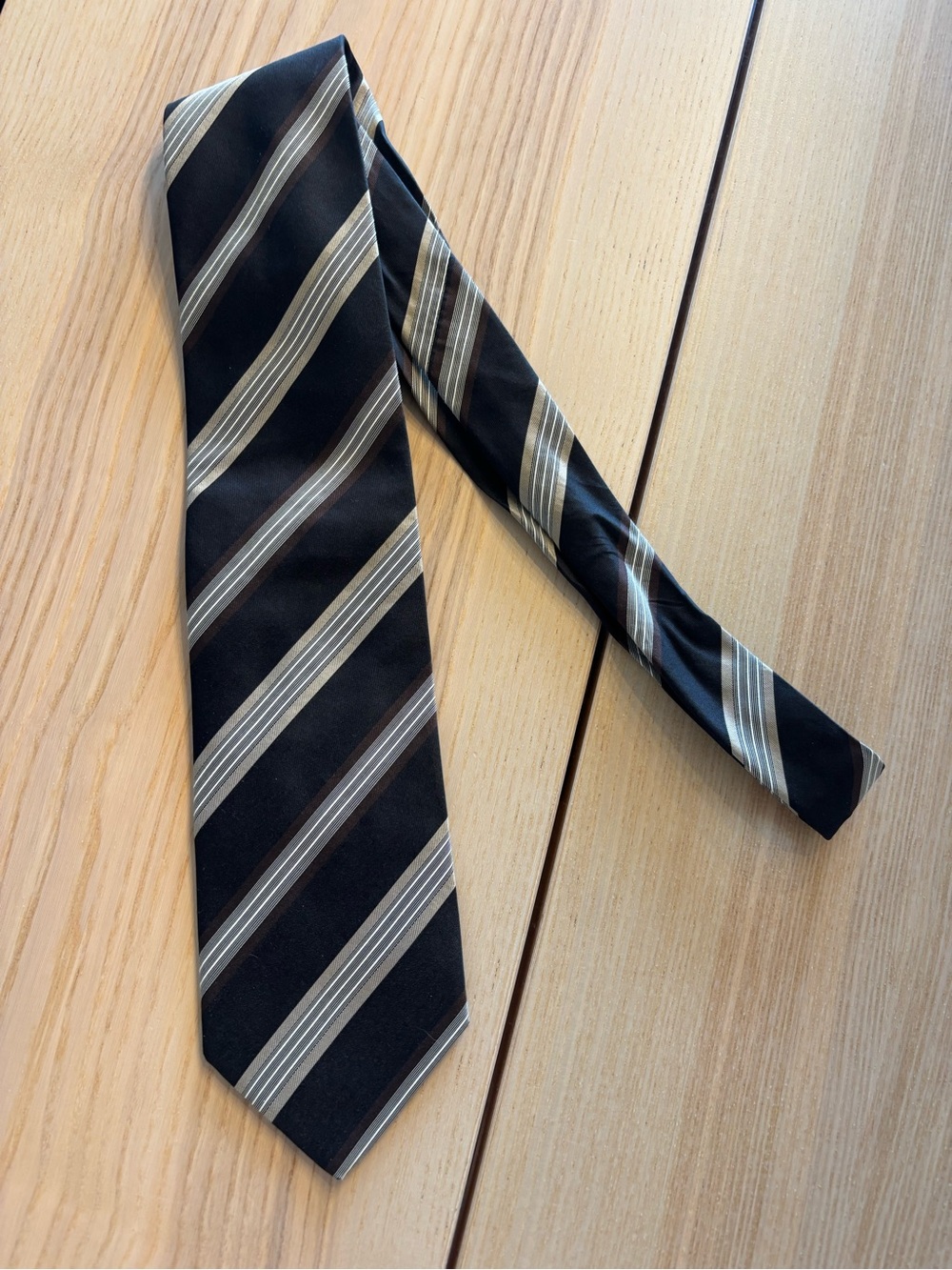 HUGO BOSS 100% Silk tie